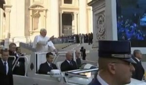 Vatican : le majordome du Pape va être jugé pour avoir...