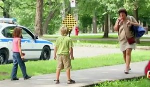 Canular comique - Policiers voleurs de suçons!