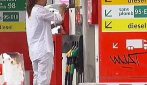 France : baisse des prix du carburant de 6 centimes à...
