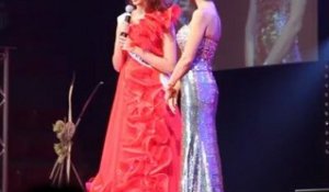 Miss France 2012 salue les candidates de Miss Picardie avec Sylvie Tellier