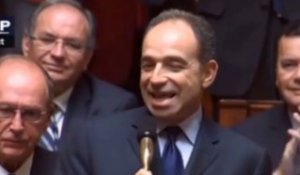 A l'Assemblée", Copé ovationné par l'UMP et hué par le PS