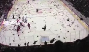 Top 5 : 20.000 peluches jetées sur la patinoire de Calgary