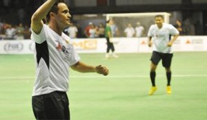 Futsal : un but complètement fou de Falcão  !