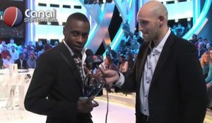 La remise du trophée de meilleur joueur du PSG 2012 à Blaise Matuidi