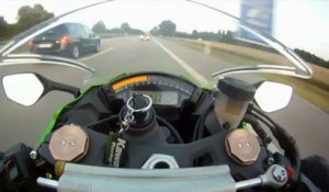 Ninja ZX-10R & Audi RS6 - Illegal Highway Race in Germany