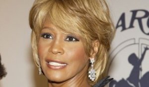 Whitney Houston : un an après le drame, retour sur sa disparition (VIDEO)