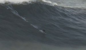 Tow-in Surfing in Portugal - Giant Waves of Nazaré - 2013