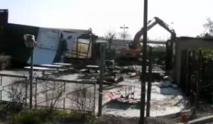 Destruction du McDonald's à romilly-sur-Seine