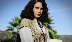 Lana Del Rey pour L'Officiel d'avril