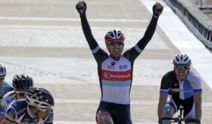 Fabian Cancellara gagne le Paris-Roubaix pour la troisième fois