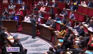 Manuel Valls critiqué par la droite