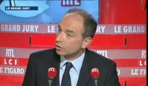 Copé raille le "zèle" de Valls à décourager "La Manif pour tous"