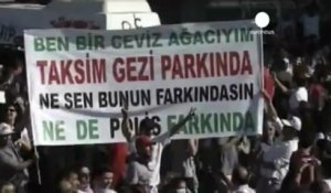 La police turque se retire de la place Taksim, les...