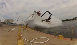 Epic fail lors de la Mise à l'eau d'un bateau - Tsunami!!!!!!!