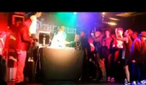 Usain Bolt DJ au Bus Palladium