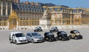Renault dans les allées du château de Versailles