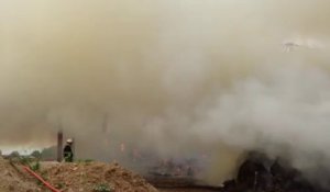 Incendie spectaculaire d'un entrepôt agricole à Amance (70) (3/3)