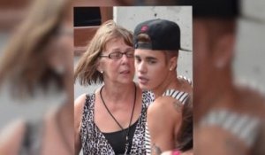 Justin Bieber joue la sérénade à sa grand-mère en tenue d'Adam