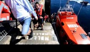 Ile Molène. Le Fromveur II talonne, les passagers évacués