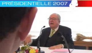 Présidentielle 2007 - Le Pen face aux lecteurs du Parisien : Avez-vous déjà consulté une voyante ?