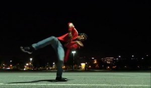 Amazing Break dancer dancing on BEAT IT(Michael jackson) in DUBSTEP Version!