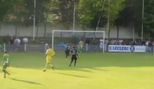 Foot (VAFC) : Gaëtan Bong en action contre Zulte-Waregem