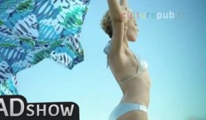 Kylie Minogue dancing in bikini