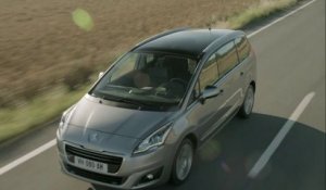 Peugeot 5008 : la vidéo du modèle restylé (2014)