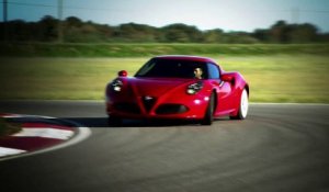 Giancarlo Fisichella au volant de l'Alfa Romeo 4C