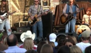 Whiskey Myers - Bar, Guitar and a Honky Tonk Crowd (live)