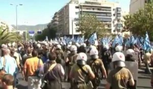 Grèce : rassemblement de soutien aux dirigeants néonazis arrêtés