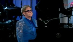 Emmy Awards: Elton John rend hommage à Libérace