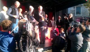 Le Prince Laurent remet le prix du plus beau zinneke de Bruxelles