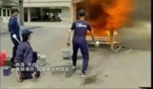 FIRE-117 : Bouteille pour éteindre un feu