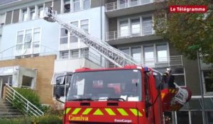Morbihan. 12 pompiers actionnent la grande échelle