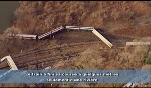 Le train de banlieue de New York a failli plonger dans la rivière