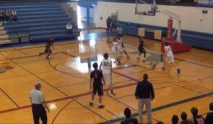 Basket-ball - Un lycéen inscrit un 3-points ,dos au panier, en sauvant une touche