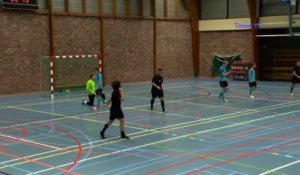 Joueur de foot enorme - Tricks de Futsal de dingue!