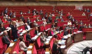 Débat à l'Assemblée nationale sur la suppression de la notion de "détresse" dans la loi Veil