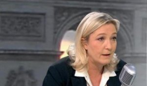 Marine Le Pen: "François Hollande est un outil entre les mains de l'Union Européenne" - 23/01