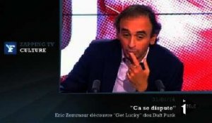 Zapping TV : Éric Zemmour découvre «Get Lucky» de Daft Punk