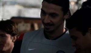 Zlatan Ibrahimovic aide à draguer dans une publicité