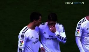 Cristiano Ronaldo touché par ... un briquet