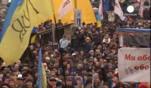 Ukraine : l'opposition évacue la mairie de Kiev