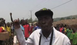 A Bangui, des habitants s'opposent aux soldats français
