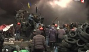 Zap télé: Fragile trêve à Kiev... Facebook casse sa tirelire pour WhatsApp...