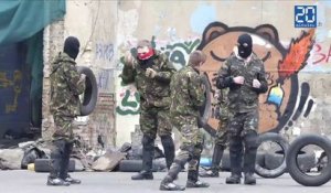 Ukraine: Sur la place Maïdan, les troupes d’auto-défense continuent de s’entraîner