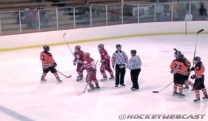 Hockey sur glace - Un énorme tampon (légal) lors d'un match entre lycéens !