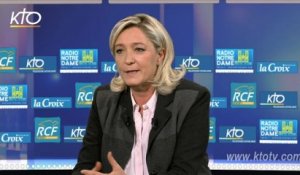 M. Le Pen "amusée" par l'appel de J.-M. Ayrault à faire barrage au FN