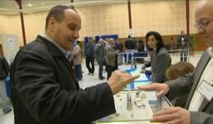 Les Algériens de France votent, Bouteflika donné favori